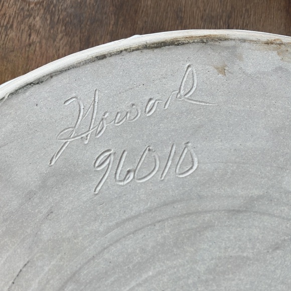 Howard 96010 Handmade White w. Blue Flowers Covered Round Deep Ceramic Dish - Picture 11 of 17